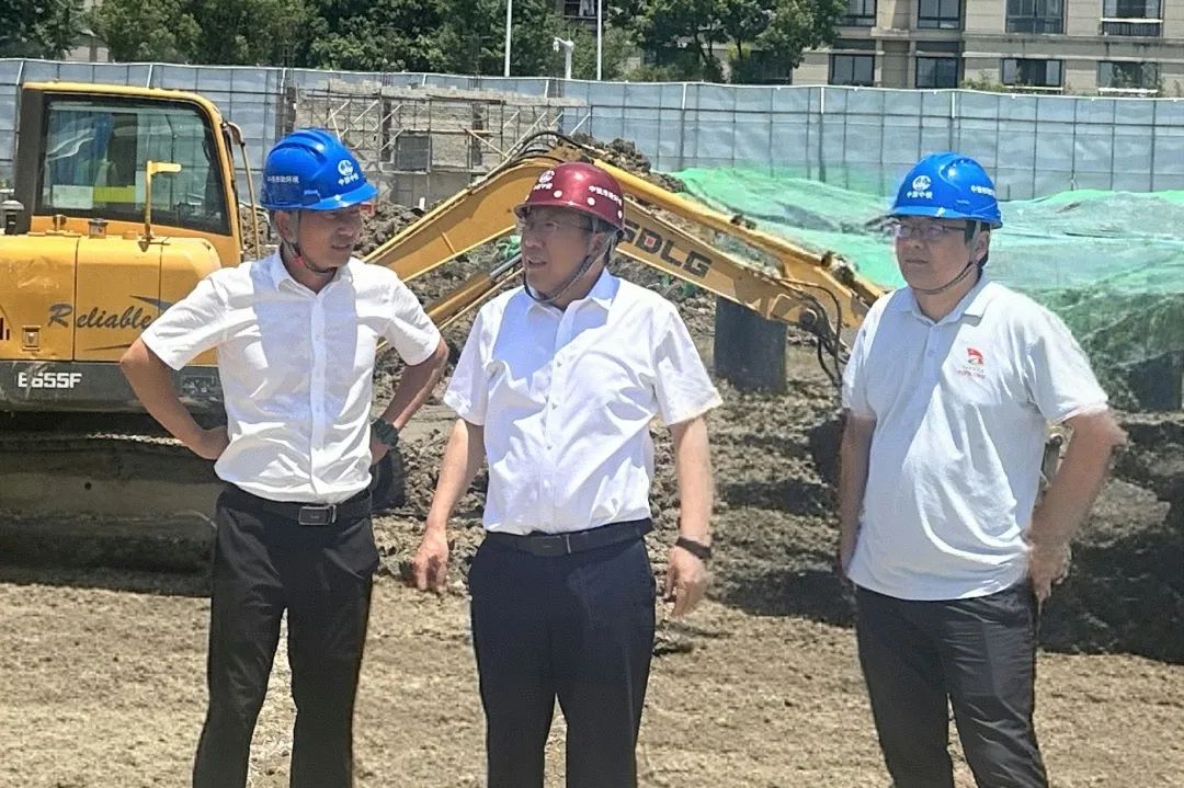 公司黨委書記、董事長李明華到蘇州清樹灣項(xiàng)目檢查指導(dǎo)工作.jpg